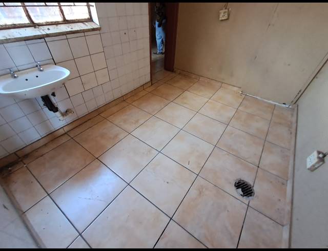 75M² OFFICE TO LET IN SEBOKENG ZONE 10